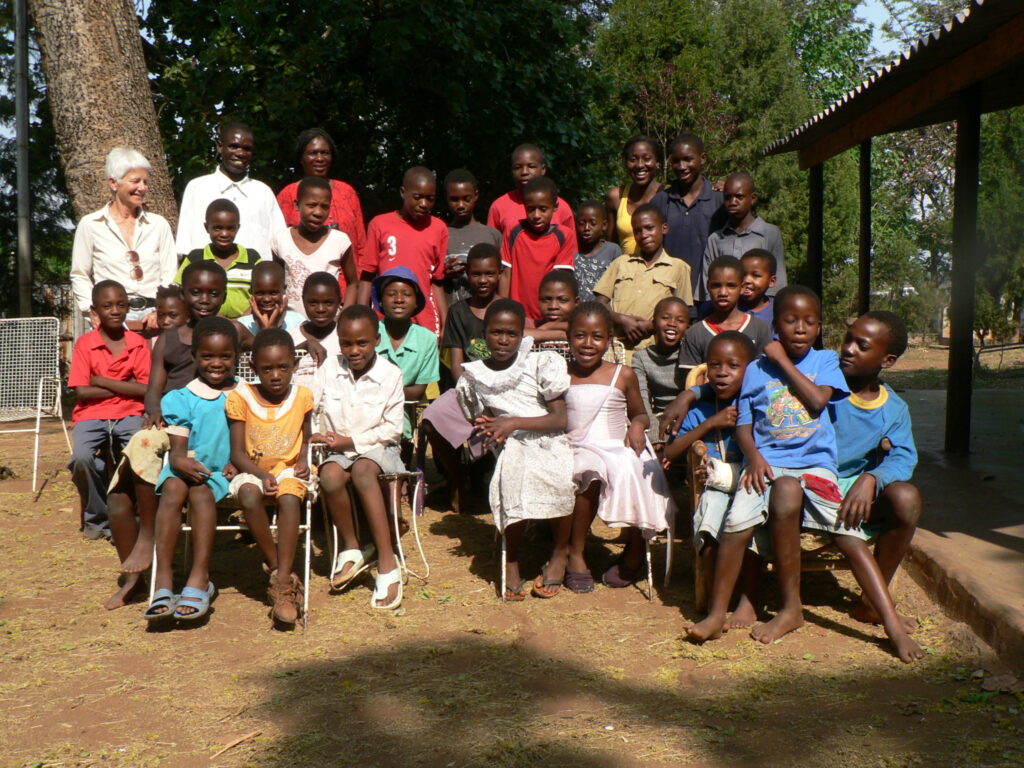 Carola Kapps zu Besuch im Waisenbetreuungszentrum Kambuzuma für den Verein Kaite-Zimbabwe e.V.